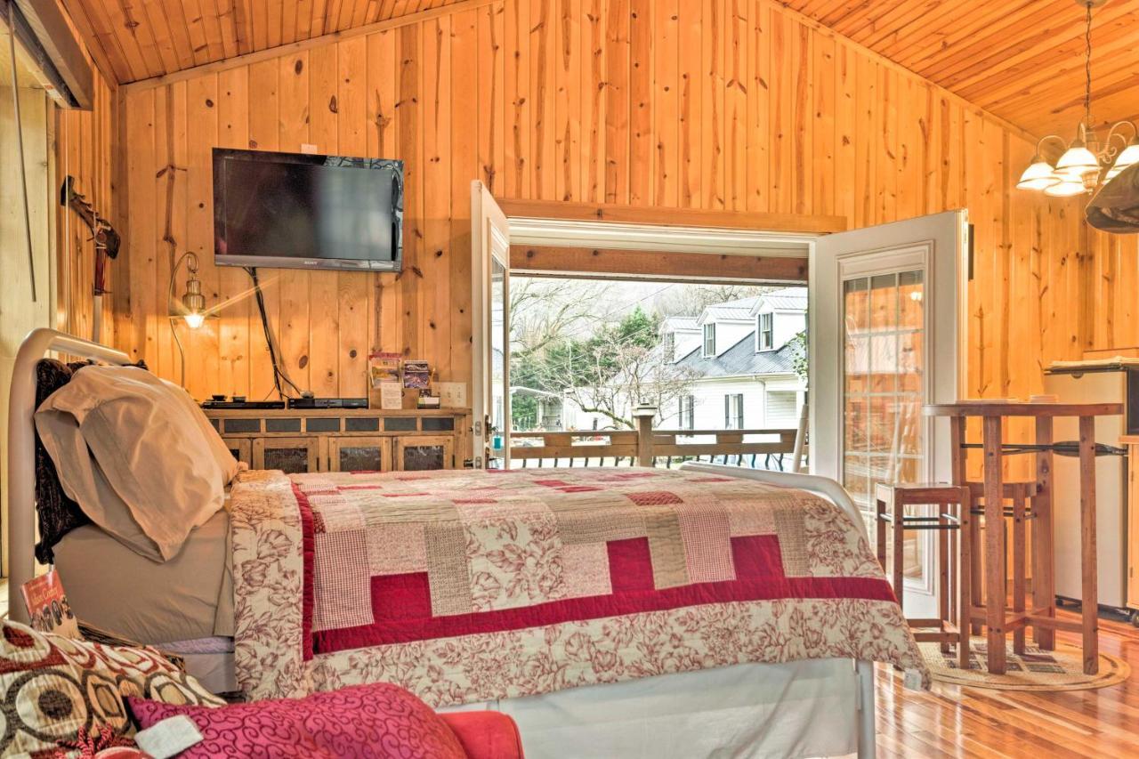 The Boat House Creekside Getaway In Hot Springs! Apartamento Exterior foto